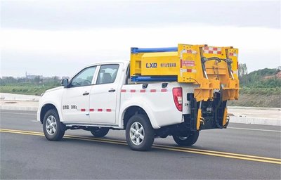 江鈴皮卡防撞緩沖車 多款高速防撞車型現(xiàn)貨供應，可更換緩沖包與掃路車功能