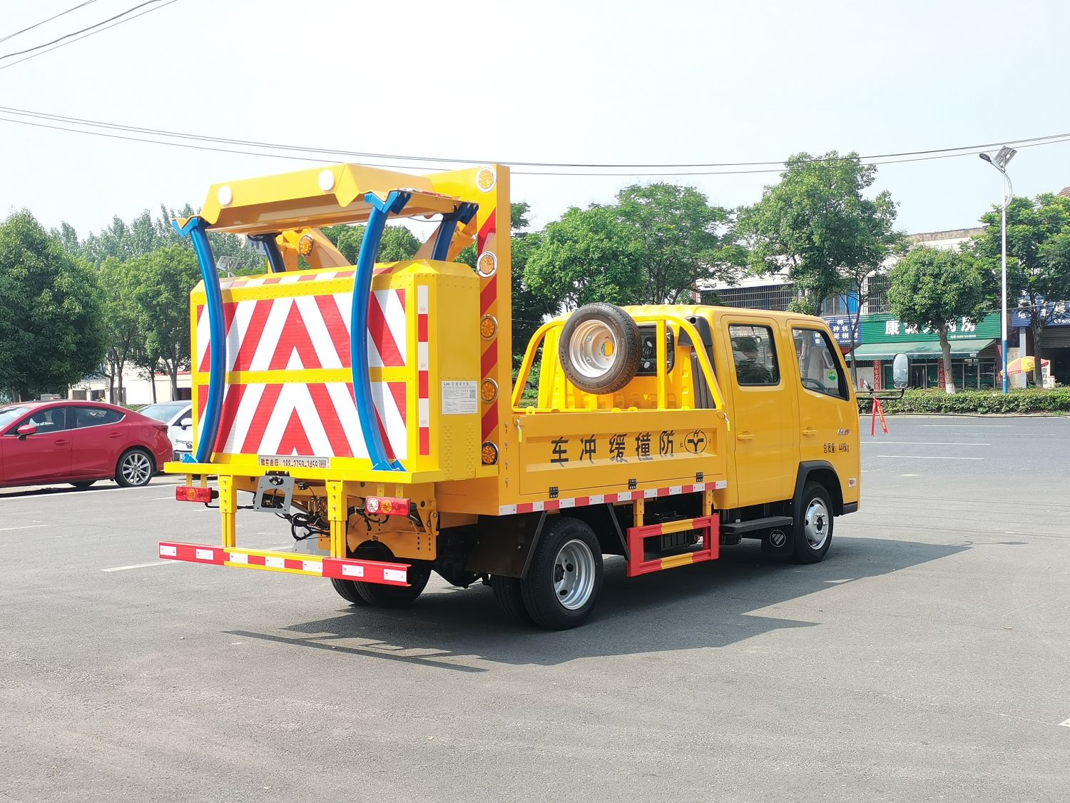 福田領航70K防撞緩沖車 資質齊全、質量過硬的專業道路守護者